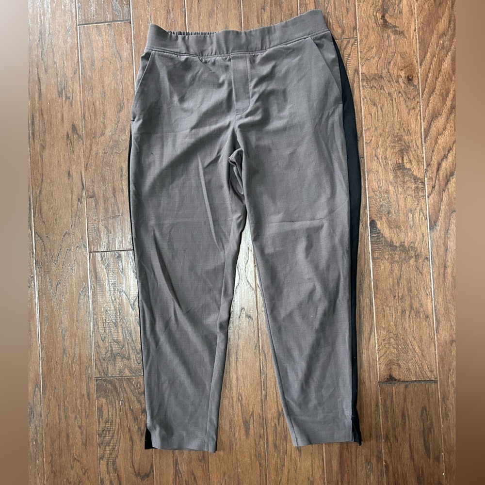 ATHLETA Brooklyn Ankle Pant Gray and Black textured